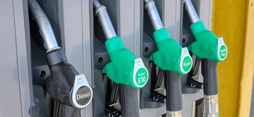 how-much-gas-is-left-in-your-tank-when-the-low-fuel-light-comes-on